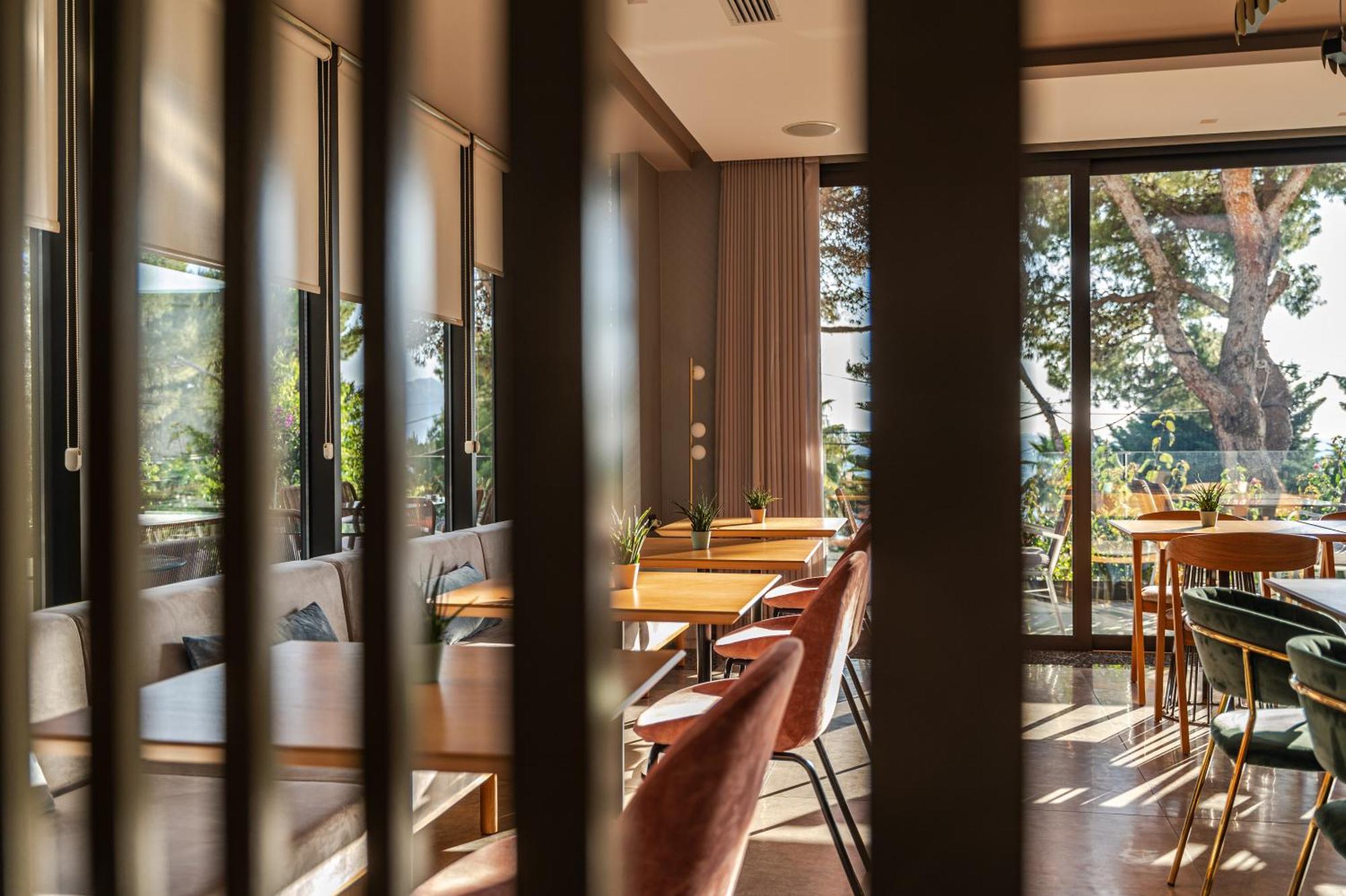 Glow Boutique Hotel & Suites Sarandë 외부 사진