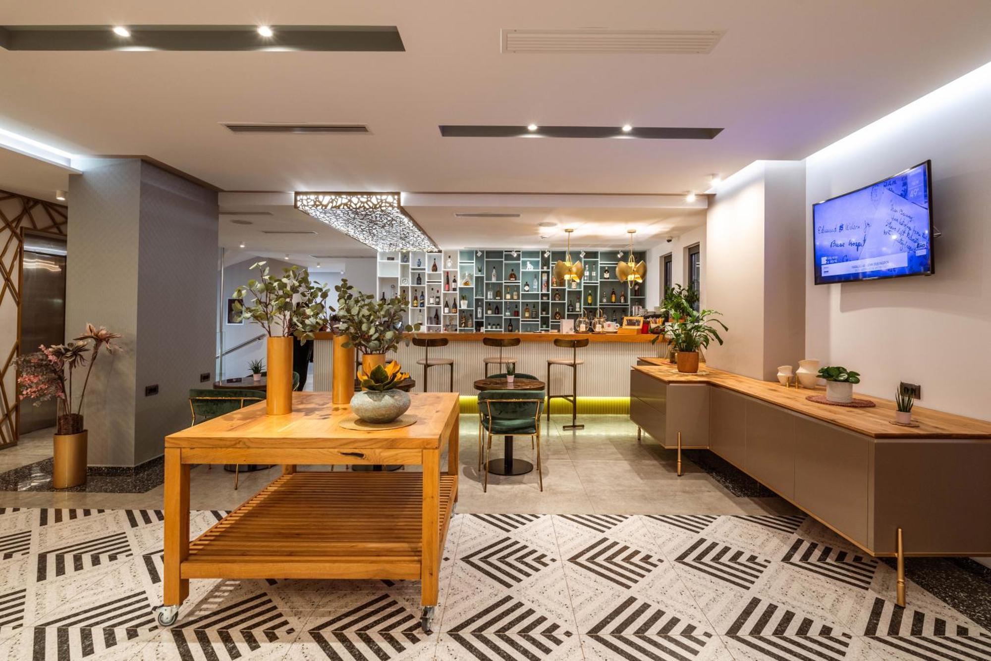 Glow Boutique Hotel & Suites Sarandë 외부 사진
